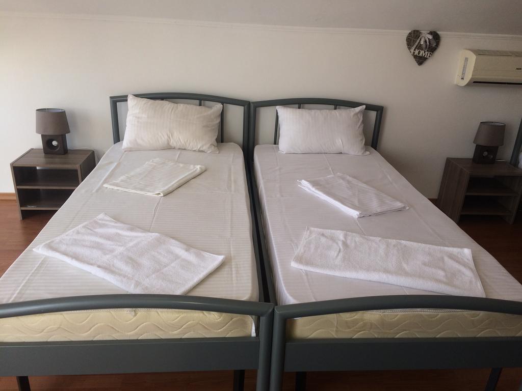 Casa Julius Hotel Констанца Екстериор снимка